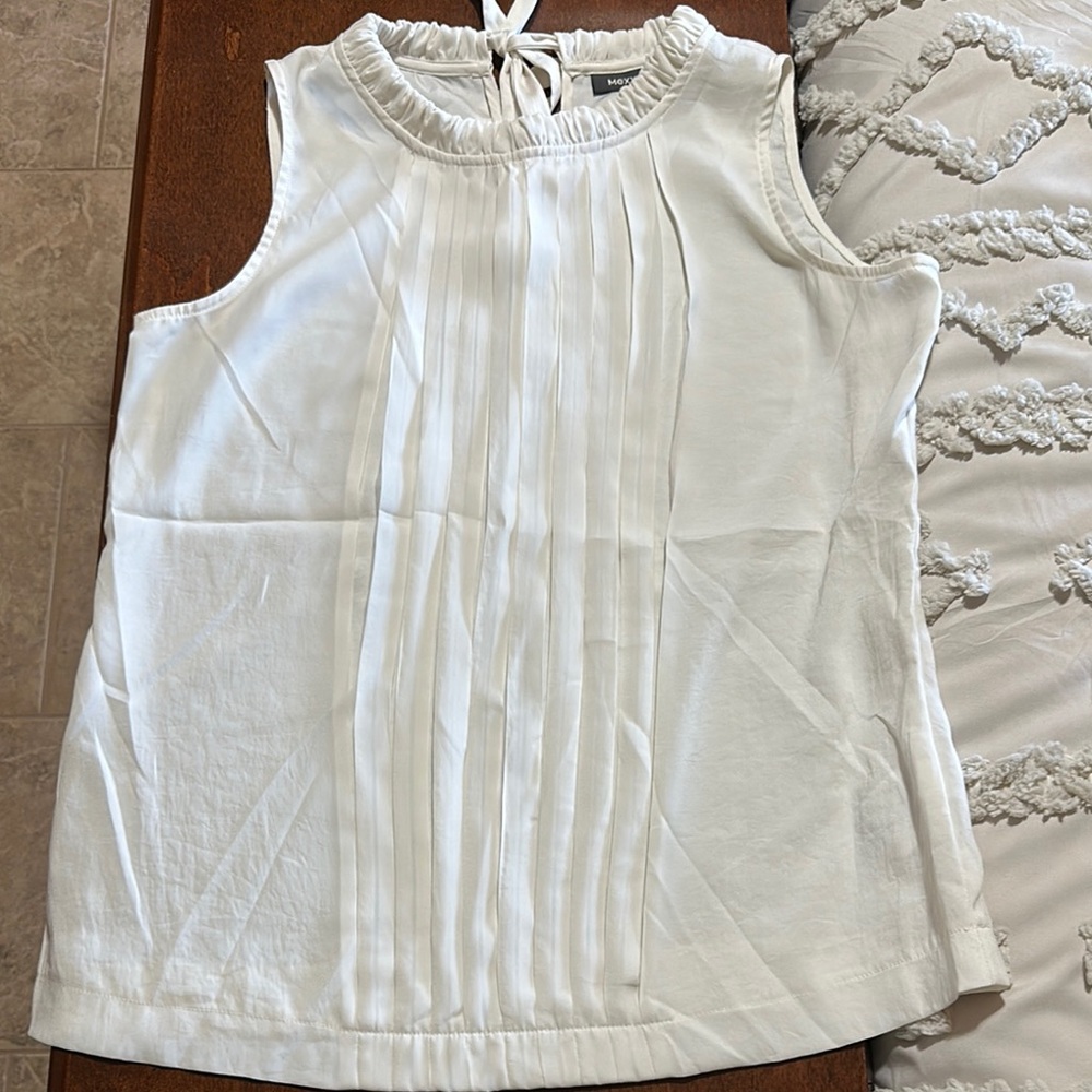 Mexx Cream Sleeveless Blouse with Tie Front and Bib Collar
